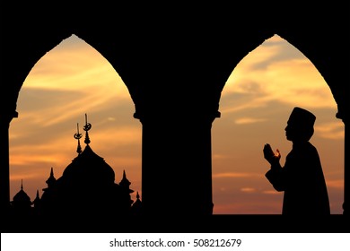 Image Islam  Imam Man Praying   Of Silhouette Sunset Background,  Muslim Pray Coran , Hand Of Muslim People Praying With Mosque Interior, 1443  Puasa Ramadan Festival Concept, Fasting - Activity