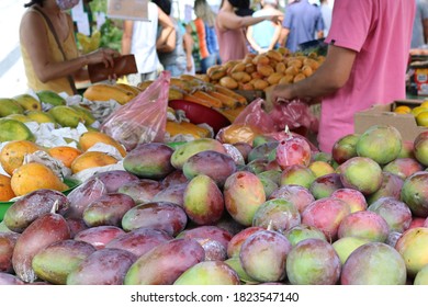 218 Man selling papaya Images, Stock Photos & Vectors | Shutterstock