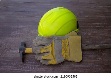 504 Repair risk gloves Images, Stock Photos & Vectors | Shutterstock