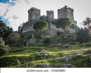 image-medieval-castle-almodovar-del-260nw-570309889.jpg