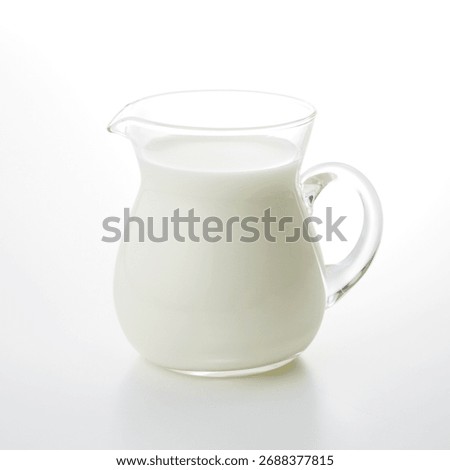 The image of milk that evokes a refreshing morning