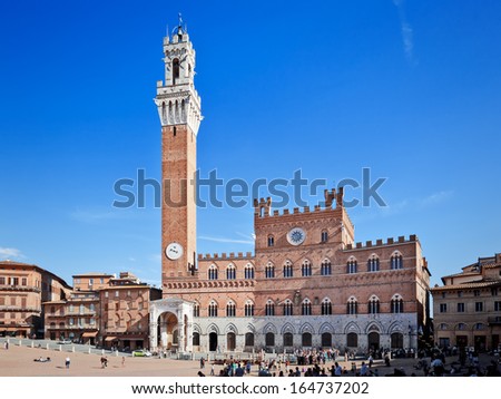 An image of a the nice Tower in Siena Italy