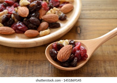 Image of nuts and dried fruits