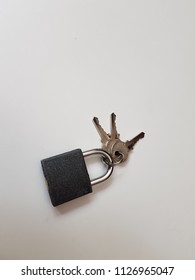 An image of Padlock and keys