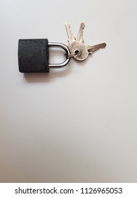 An image of Padlock and keys