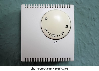 Vintage Montr\u00e9al Quebec Thermostat Home D\u00e9cor  Wall Plaque
