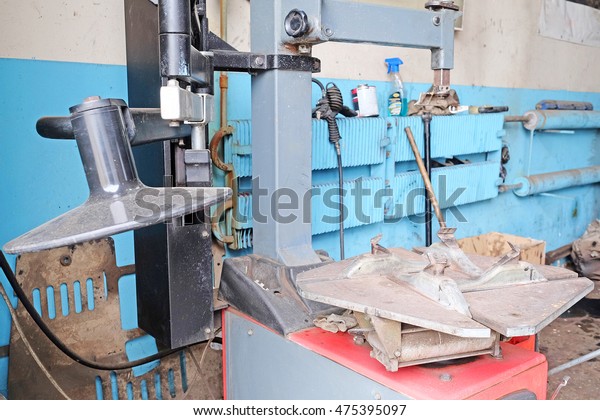The image of tyre fitting\
machine