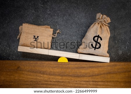 Image of a weak yen and a strong dollar