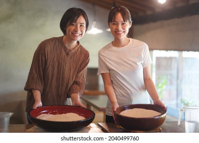 Image Of A Woman Making Soba Noodles 