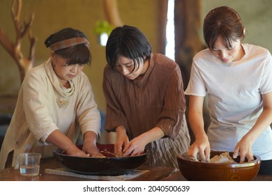 Image Of A Woman Making Soba Noodles 