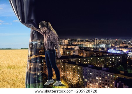 Similar – Foto Bild Unbekannter Mann mit kleinem Mädchen vor der Skyline von Manhattan, New York City