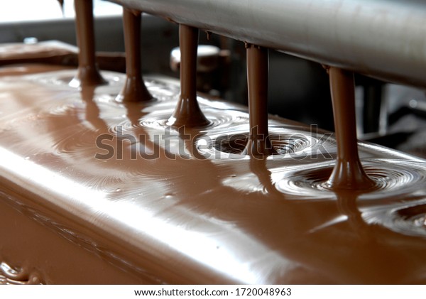 \
Images\
from the chocolate factory during\
production