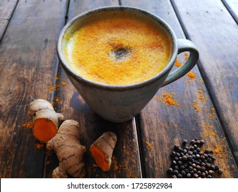 Immune Booster - Turmeric Latte Or Haldi Doodh Made With Turmeric, Milk And Pepper 