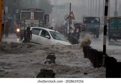 Impact Of Climate Change. After Heavy Rain Waterlogging Like Flood On Delhi - Gurgaon - Jaipur Expressway In Millennium City Gurgaon. Haryana, India. August 21, 2021.