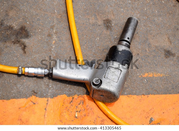 Impact\
wrench