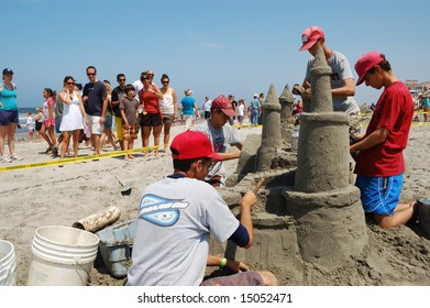 IMPERIAL BEACH, CA - 13 JULY 2008: Participants And Spectators At The 28th US Open Sandcastle Competition.