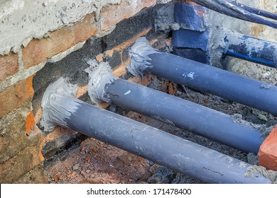 Importance Of Rodent-Proof Construction, Proper Temporary Rodent Proofing. Seal All Holes.Sealing Gaps Or Holes With Rodent-proof Materials Where Pipes, Wires,or Other Similar Objects Enter Buildings.