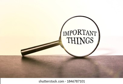 important things, text in the middle of the loop on a light background - Shutterstock ID 1846787101