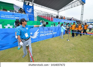 INCHEON, KOREA : Malaysia Athlete Competing In The Gyeyang Asiad Archery Field, The 2014 Asian Games On September 25, 2014