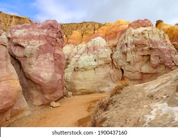 894 Paint Mine Formations Images, Stock Photos & Vectors | Shutterstock