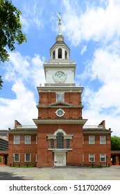 Independence Hall front facade in old town Philadelphia, Pennsylvania, USA.
