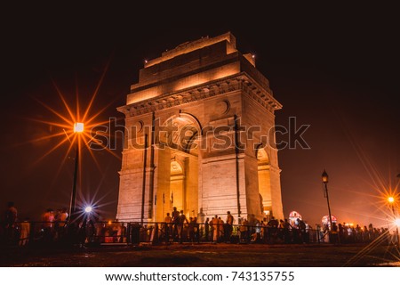India Gate with Bright Lights at Night, Rajpath Marg, New Delhi, Delhi, India Stockfoto © 