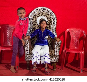 India, Nagpur - 18.02.2016.  Boy And Girl In Interiors Of Wedding Ceremonies. Early Marriages: Children Try Family Relations In Countries Existence Of Illegal Child Marriage. Ramayana Sita And Rama