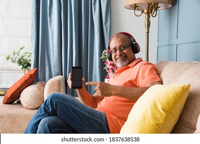 83 Indian aged man relax mobile Images, Stock Photos & Vectors ...