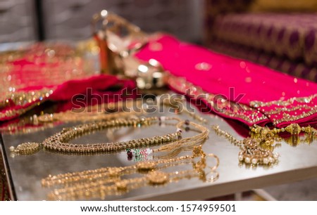 Indian bride wedding jewlery and outfits