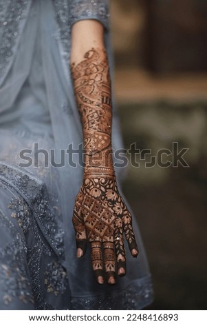 Indian Brides traditional mehendi ceremony