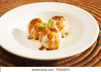 Indian Chaat Dahi Bhalle With Curd And Sweet Sauce