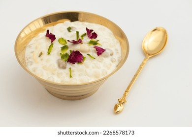 Indian Fasting Food Sabudana Kheer, Sagudana Khir Or Sago Seed Pudding Is Creamy Luscious Sweet Made Of Tapioca Pearls Soaked In Milk And Flavored With Dry Fruits. Enjoyed On Diwali Puja, Navaratra