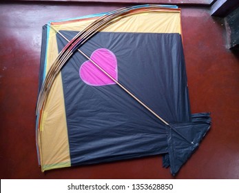 Indian Fighters. The Indian Fighter Kite, Made In India And Pakistan, Is Called A 