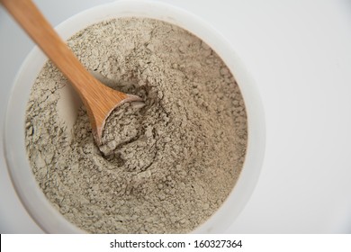 Indian Healing Clay Or Calcium Bentonite For Making Facial Masks