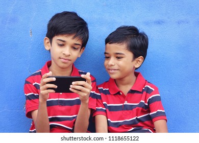 Indian Little Brothers Mobile Phone Stock Photo 1118655122 | Shutterstock