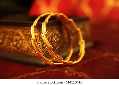      Indian Made Wedding Gold Bracelets 