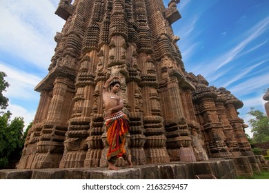 5,715 Indian male dancer Images, Stock Photos & Vectors | Shutterstock