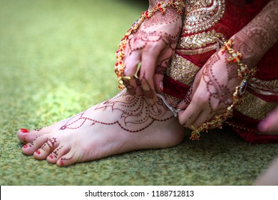 Indian Mehndi Painting On Foot Feet Stock Photo 1188712813 | Shutterstock