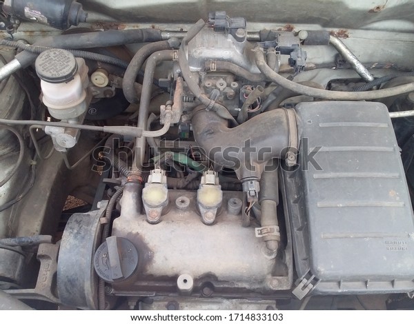 Indian old car oil filter tank\
