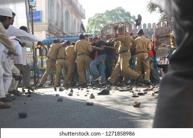 Indian Riot Police Officers Clash With Public 25th Nov 2018 Hyderabad India