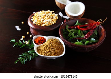 Indian spicy dry powder chutney of pulses and chillies.