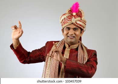 Indian Traditional Clothes Dancing Pose Stock Photo 103457039 ...