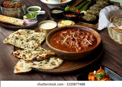 The Indian Traditional Food Chhole Kulchha Or Kulcha, Black-Olive & Jalapeno Kultcha Amritsari Chole. Selective Focus