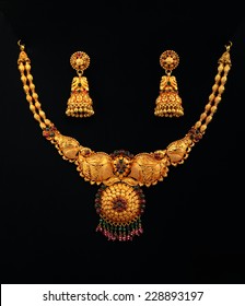 Indian Traditional Gold Necklace With Earrings