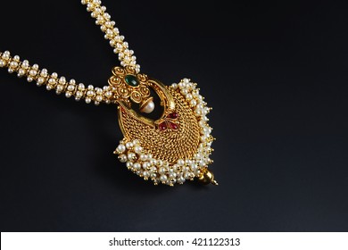    Indian Traditional Gold Necklace with Pearl 