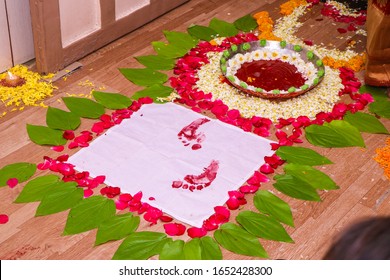 Indian Wedding Ceremony Flower Decoration Bridal Stock Photo 1652428300