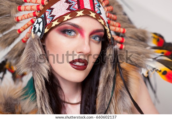 Indian Woman Traditional Make Headdress Looking Stock Photo 660602137 ...