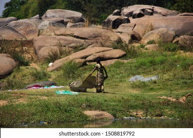 2,149 Indian Woman Washing Clothes Images, Stock Photos & Vectors ...