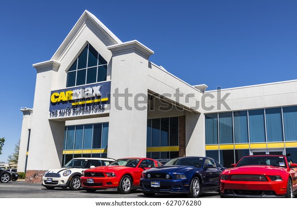 Indianapolis - Circa\
April 2017: CarMax Auto Dealership. CarMax is the Largest Used-Car\
Retailer in the US\
VII