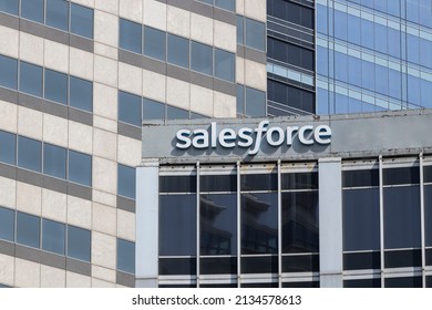 Indianapolis - Circa March 2022: Salesforce Building. Salesforce Intends To Continue Its Investment In Integration Software, Customer Data And SMBs.